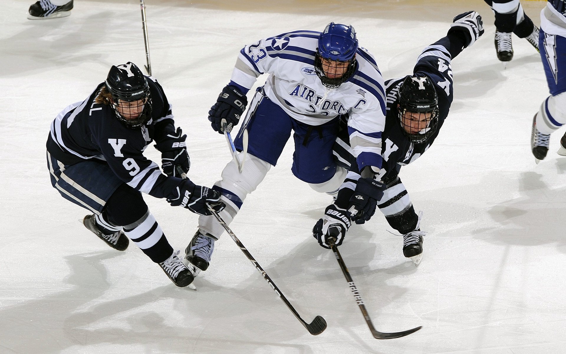 加勒比海风暴中的欧洲灯塔，德布劳内关键先生本色，哥斯达黎加力克牙买加