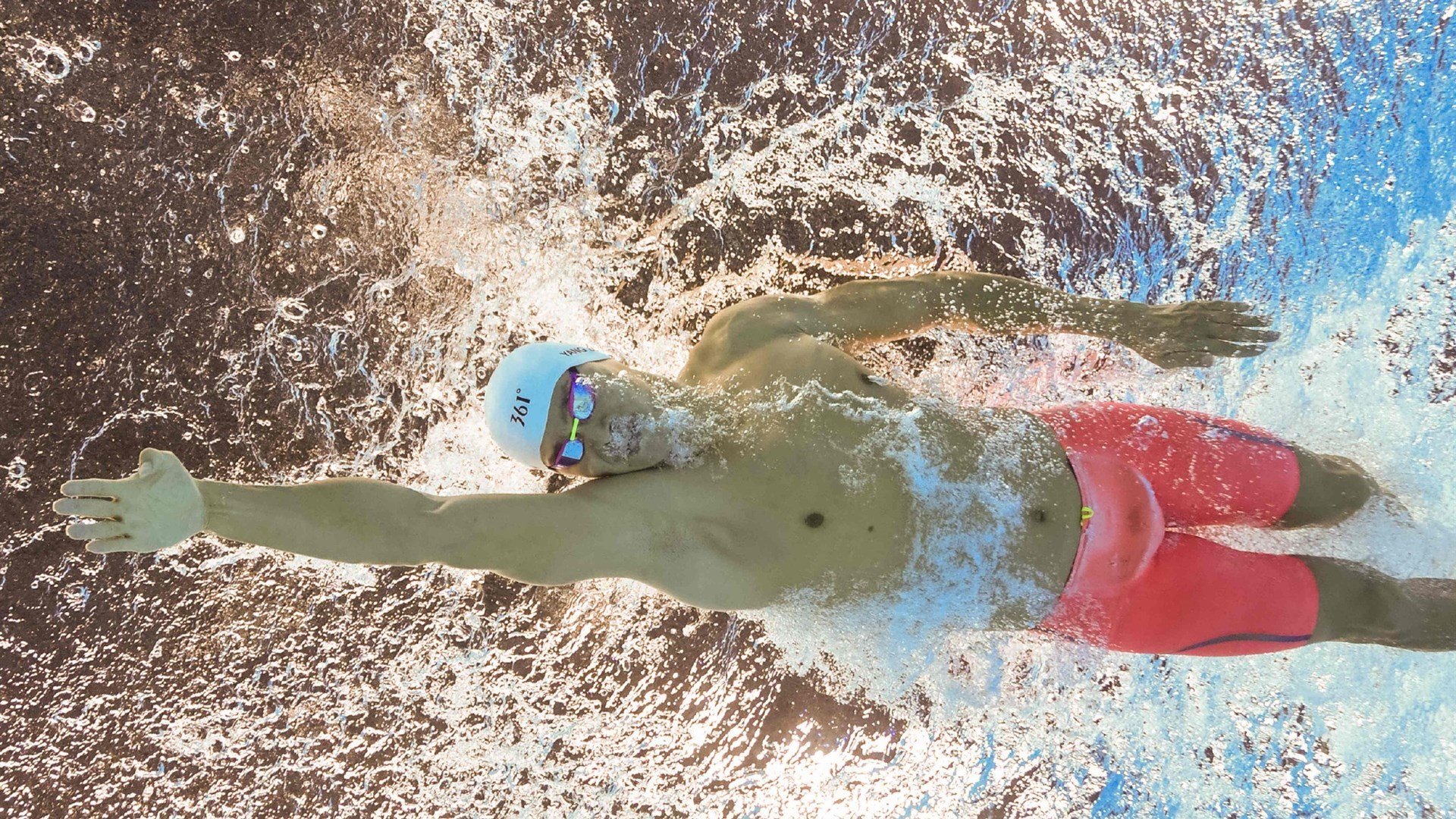 FB体育-特奥·埃尔南德斯，绝境中的关键先生，马赛压哨奇迹的铸造者