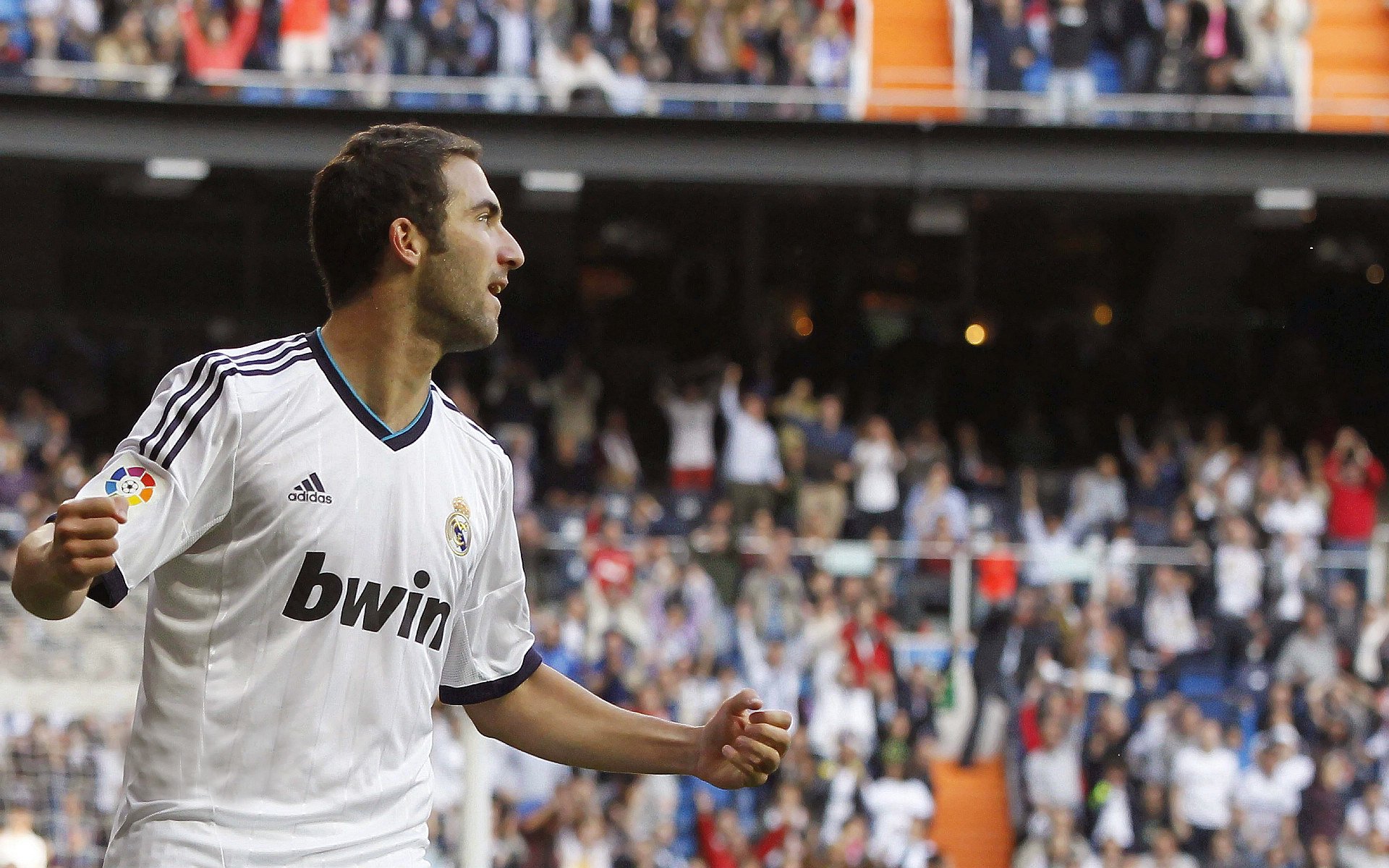 从足球场到F1赛道，阿什拉夫的跨界接管—当尼斯终结贝蒂斯成为新赛季的序曲